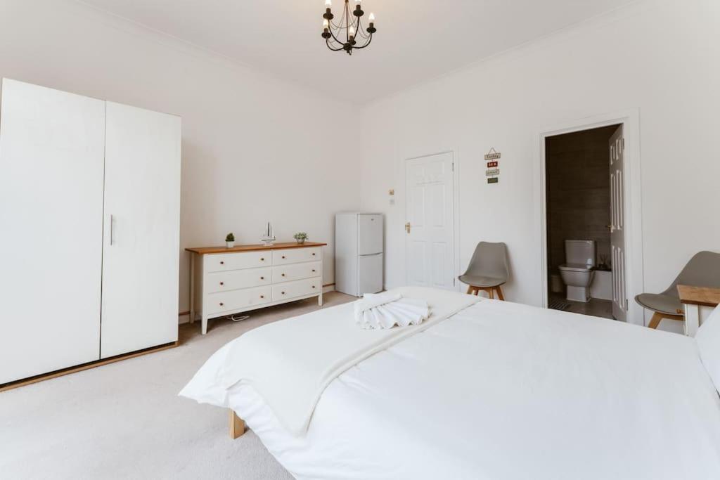 Spacious Ensuite Room Near Top Tourist Attractions London Exterior photo